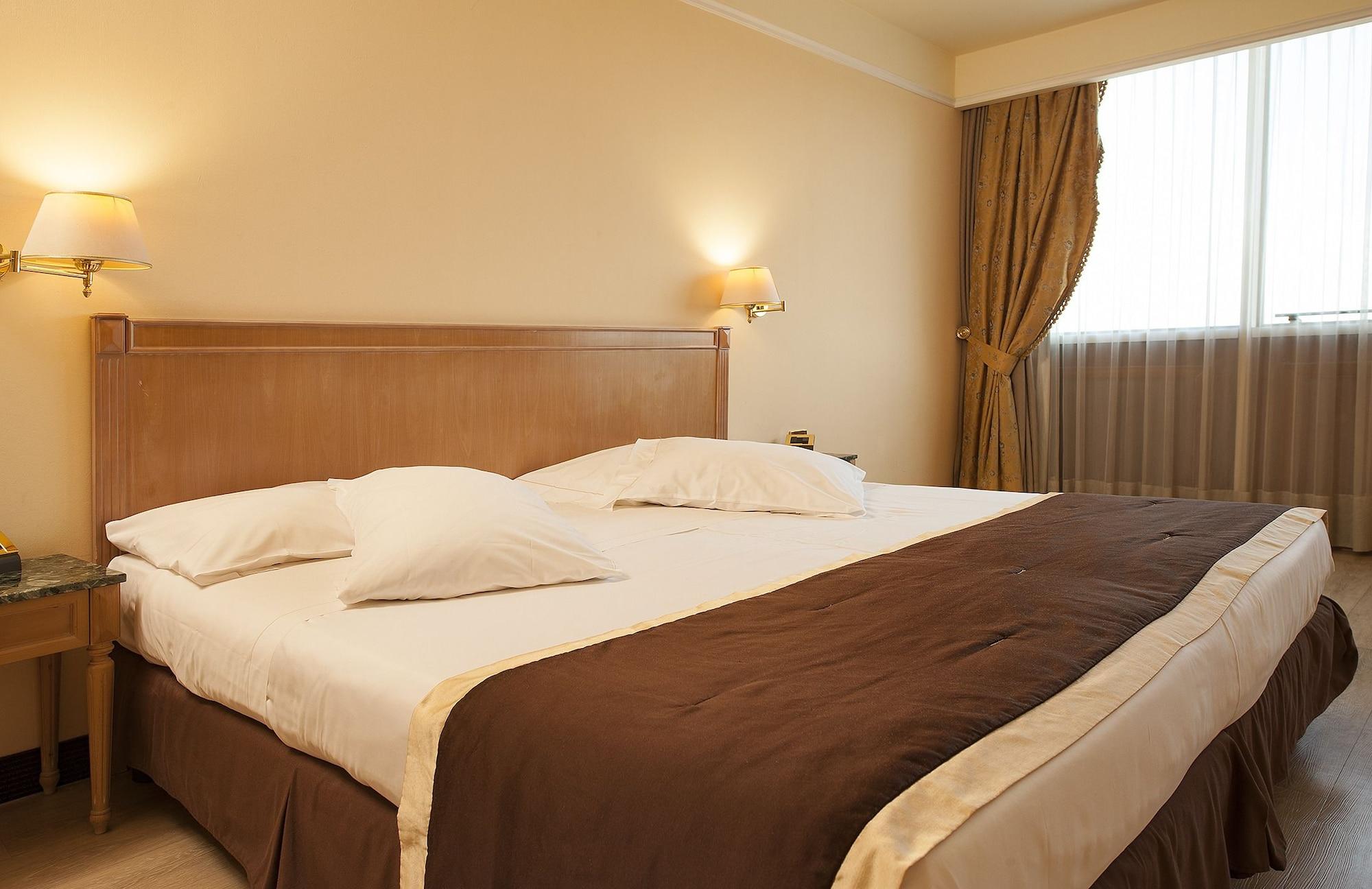 SHG Hotel De La Ville Vicenza Esterno foto