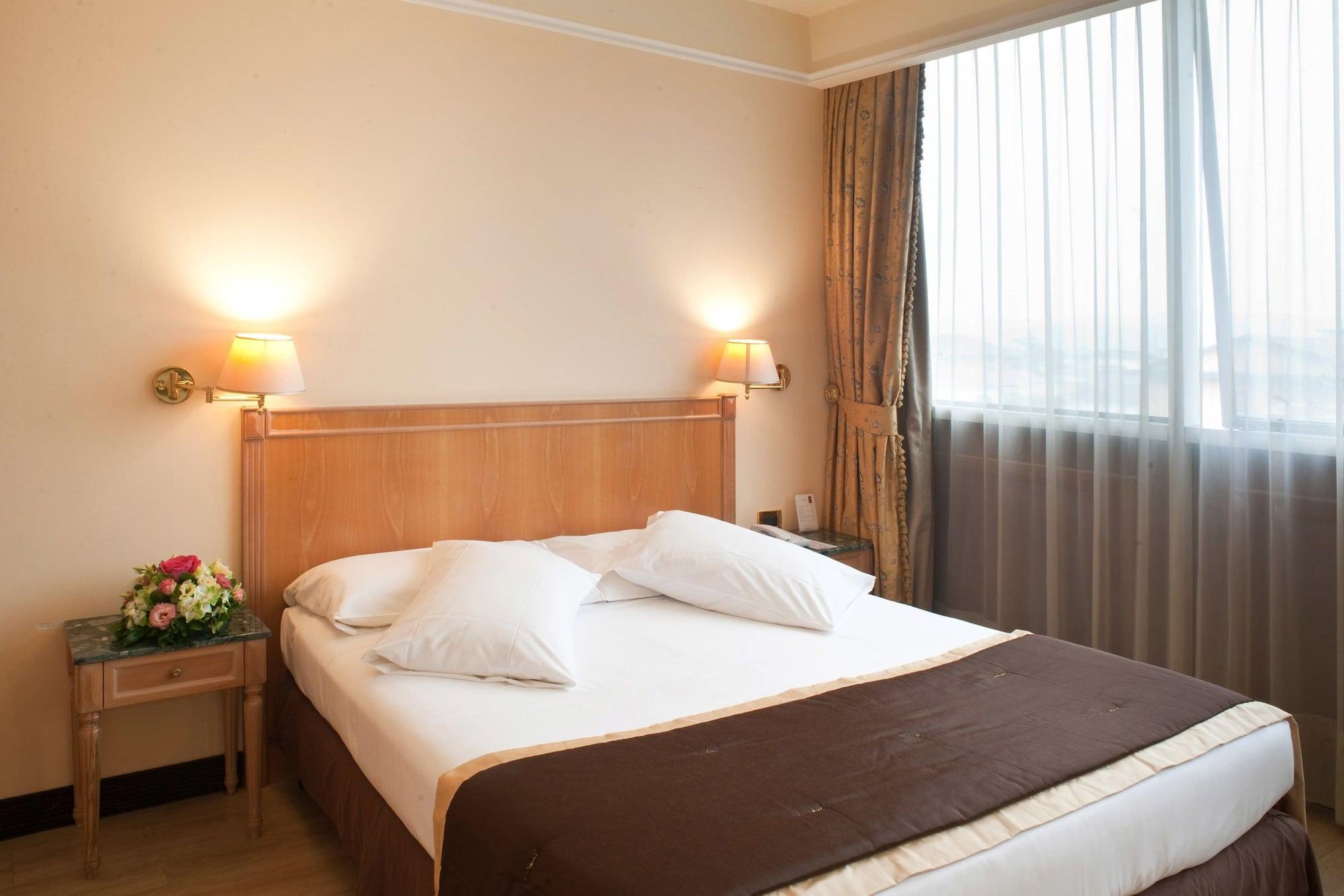 SHG Hotel De La Ville Vicenza Esterno foto