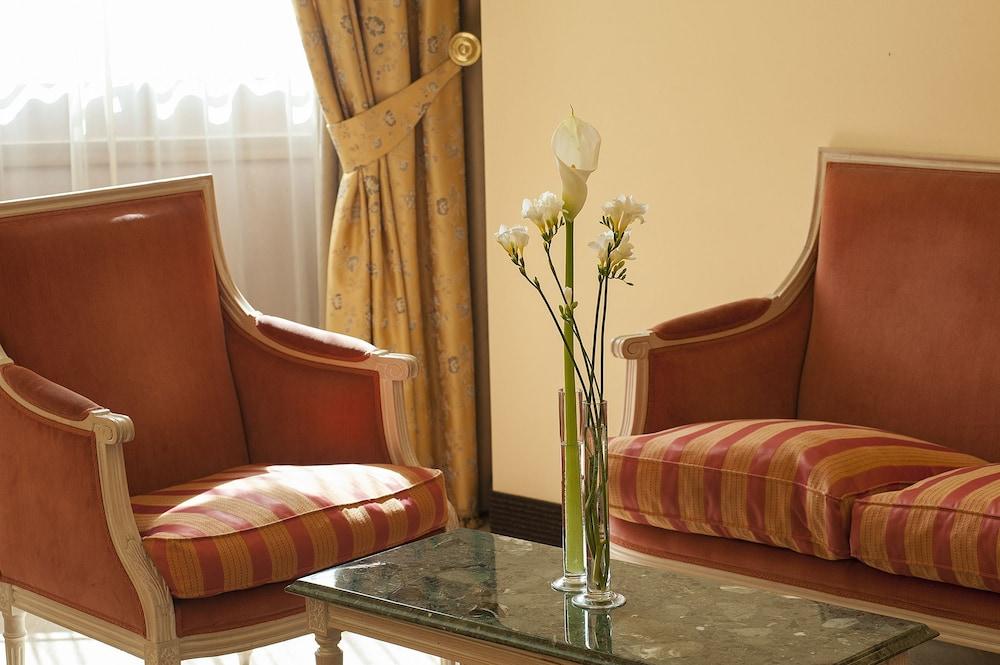 SHG Hotel De La Ville Vicenza Esterno foto