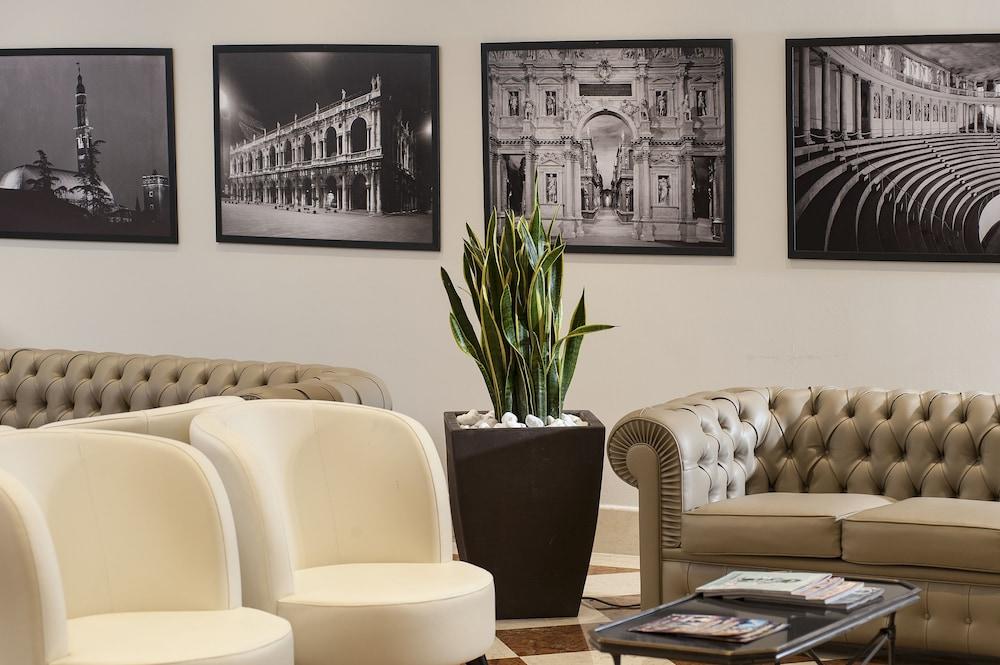 SHG Hotel De La Ville Vicenza Esterno foto