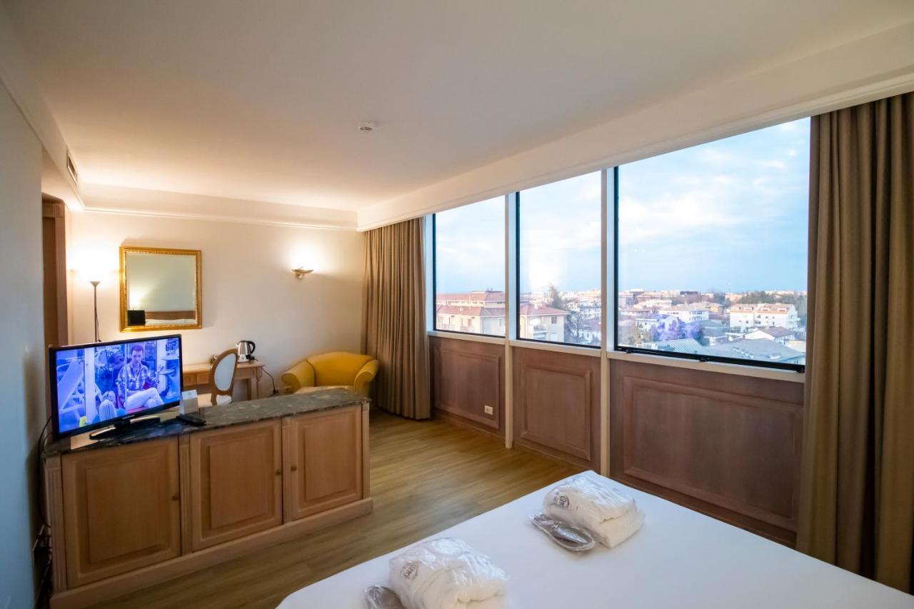 SHG Hotel De La Ville Vicenza Esterno foto