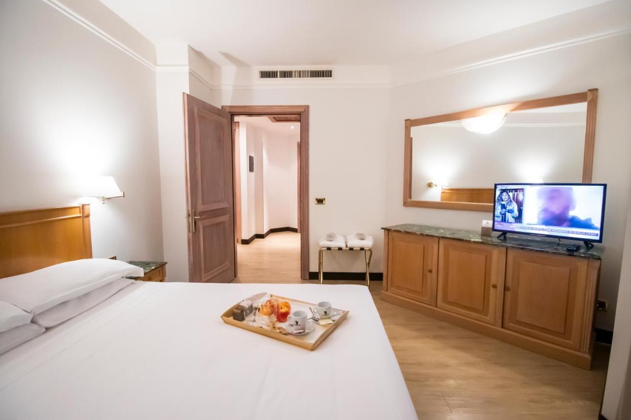 SHG Hotel De La Ville Vicenza Esterno foto