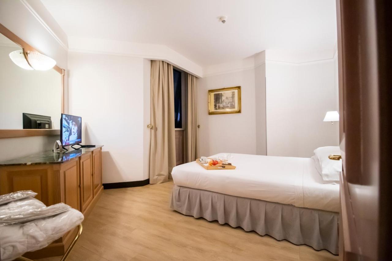 SHG Hotel De La Ville Vicenza Esterno foto