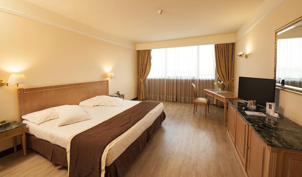 SHG Hotel De La Ville Vicenza Esterno foto