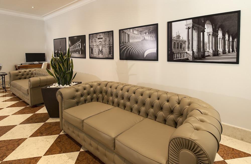 SHG Hotel De La Ville Vicenza Esterno foto