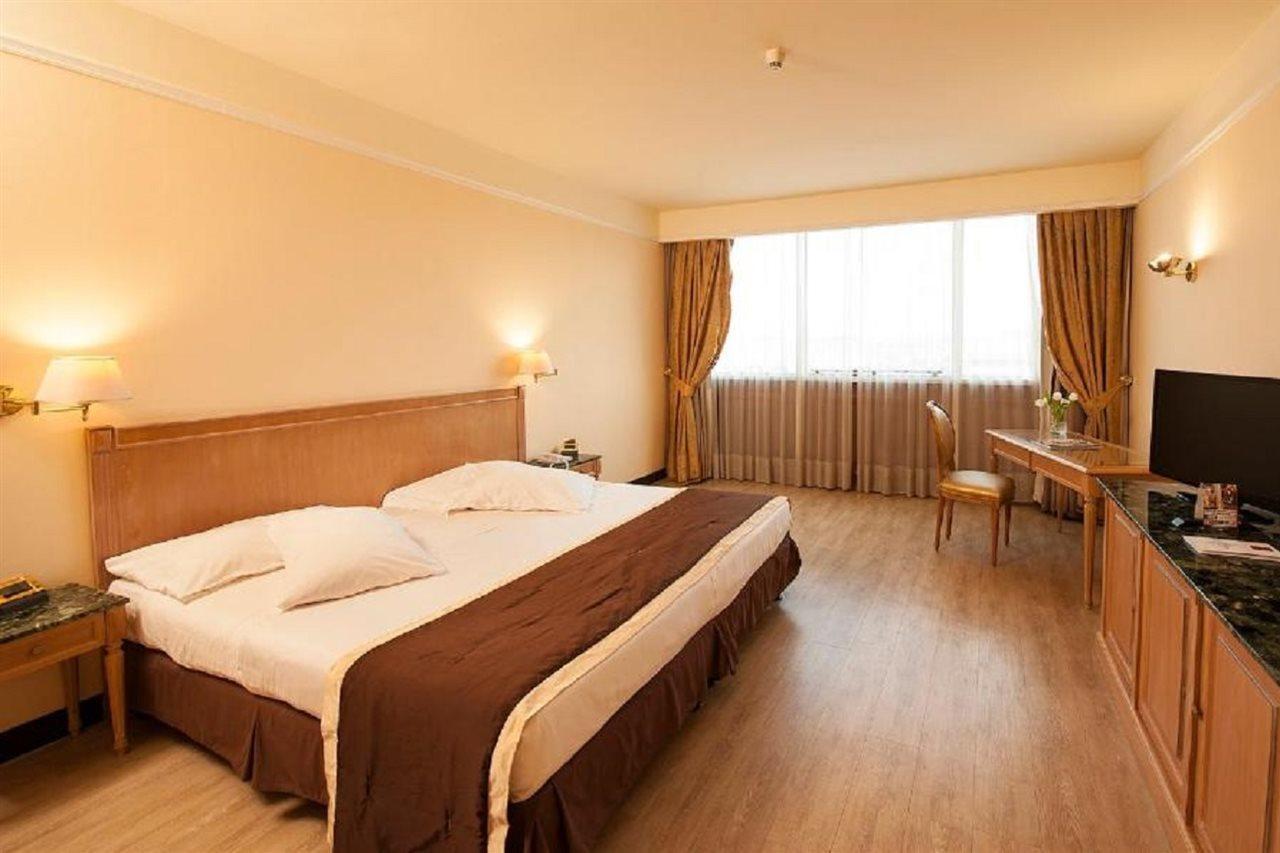 SHG Hotel De La Ville Vicenza Esterno foto