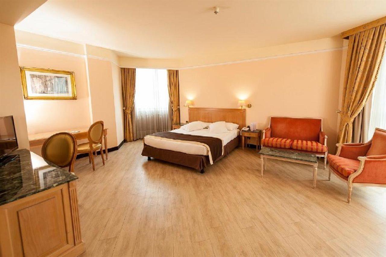 SHG Hotel De La Ville Vicenza Esterno foto